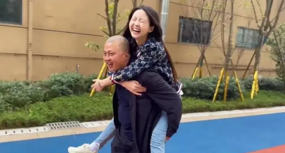 美希：四川23岁女孩大学期间狂赚百万，是团队包装，还是真实故事