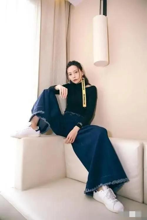 红得快，沉得也快，这8位“风光不再”的明星，如今有人露了原形