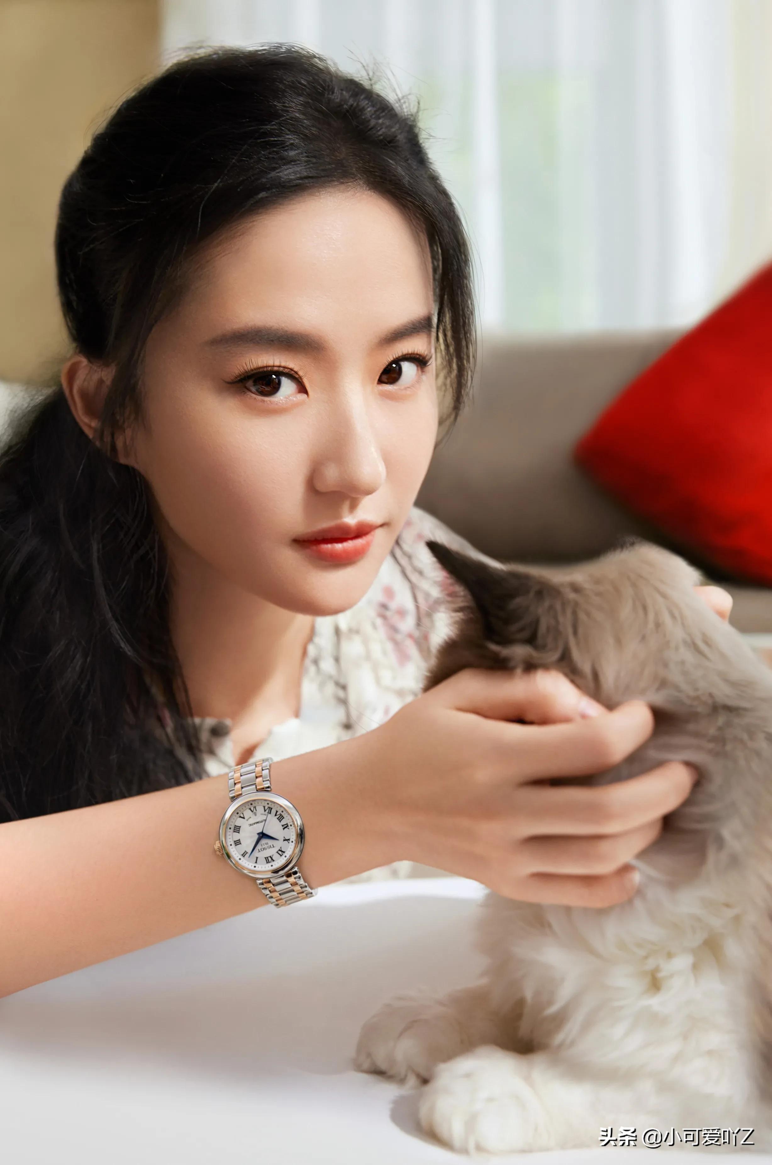 刘亦菲，文静自然，甜美温柔