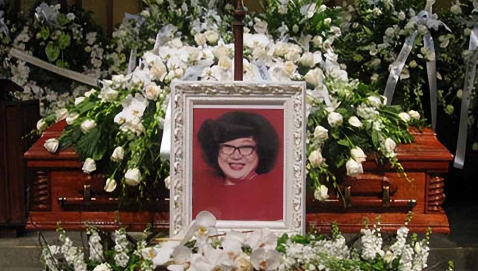 沈殿霞去世14年,女儿郑欣宜原谅父亲郑少秋了吗?