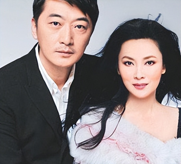 有人问邵峰这么做到底值不值得,邵峰回答道"我的妻子已经为我付出了