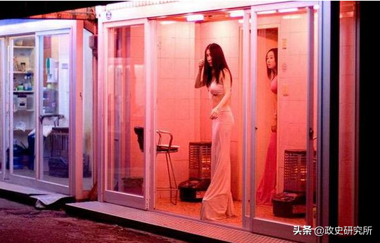 从“世界工厂”到“桃色之都”，东莞三十年来经历了什么？