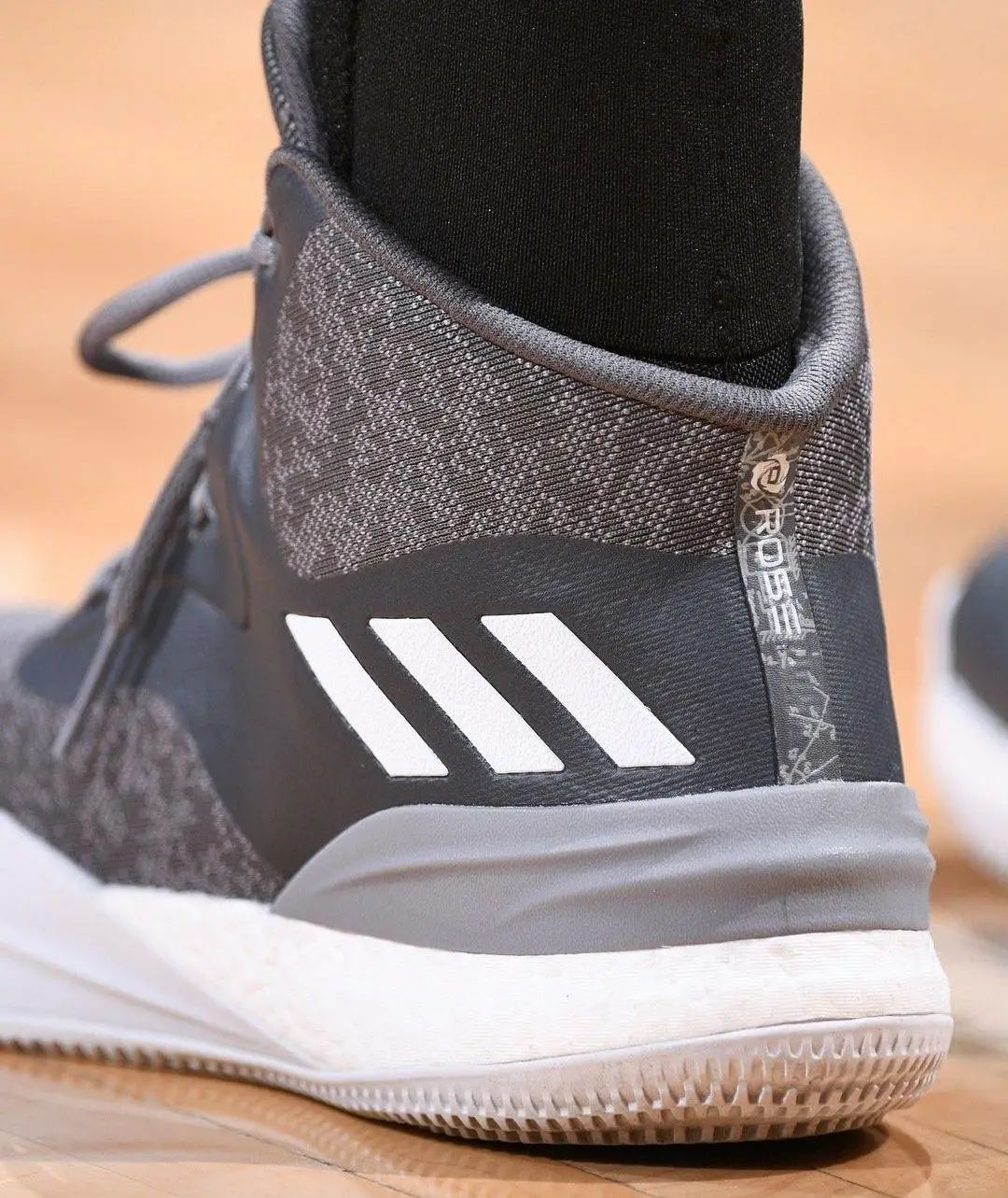 耐克m9介绍(五双满分的经典实战鞋!三百到千元档,老鞋迷们意难平…)