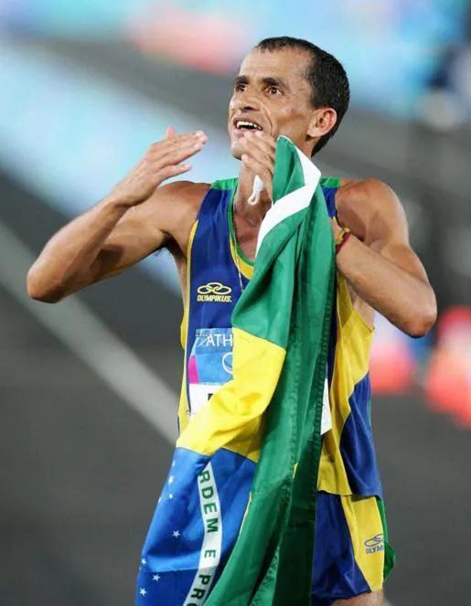 德利马马拉松推人的观众死了没(雅典奥运会上第一名