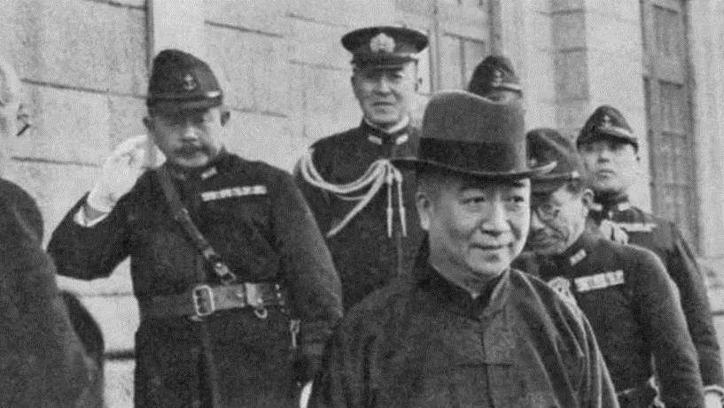 汉奸傅筱庵躲过三次暗杀,军统女特工鼓动其厨师,一菜刀为民锄奸