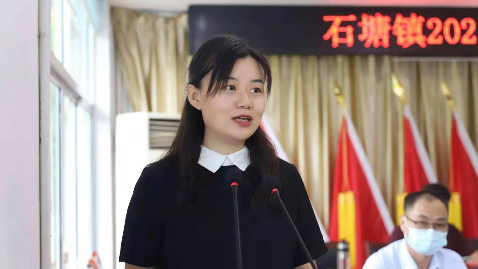 北大博士担任村主任，引发社会争议，网友直言浪费人才