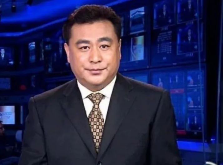 8位红极一时的央视主持人现状，61岁未婚，直播带货，身家过亿