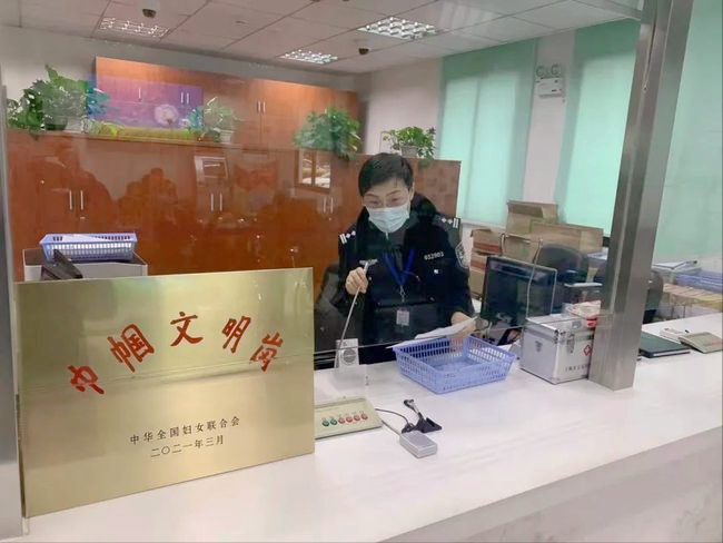 驾照到期了如何换新驾照,驾照到期了如何换新驾照异地更换