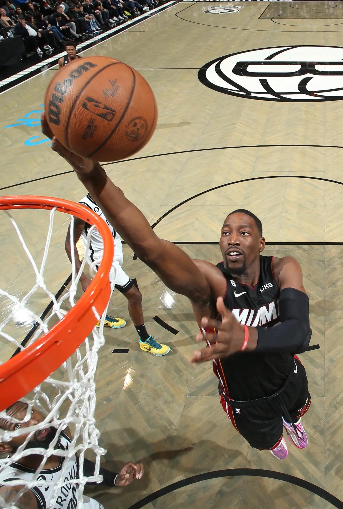 篮球比赛最后十分钟能进多少(美媒列出扎心数据:西蒙斯25分钟4分4助6