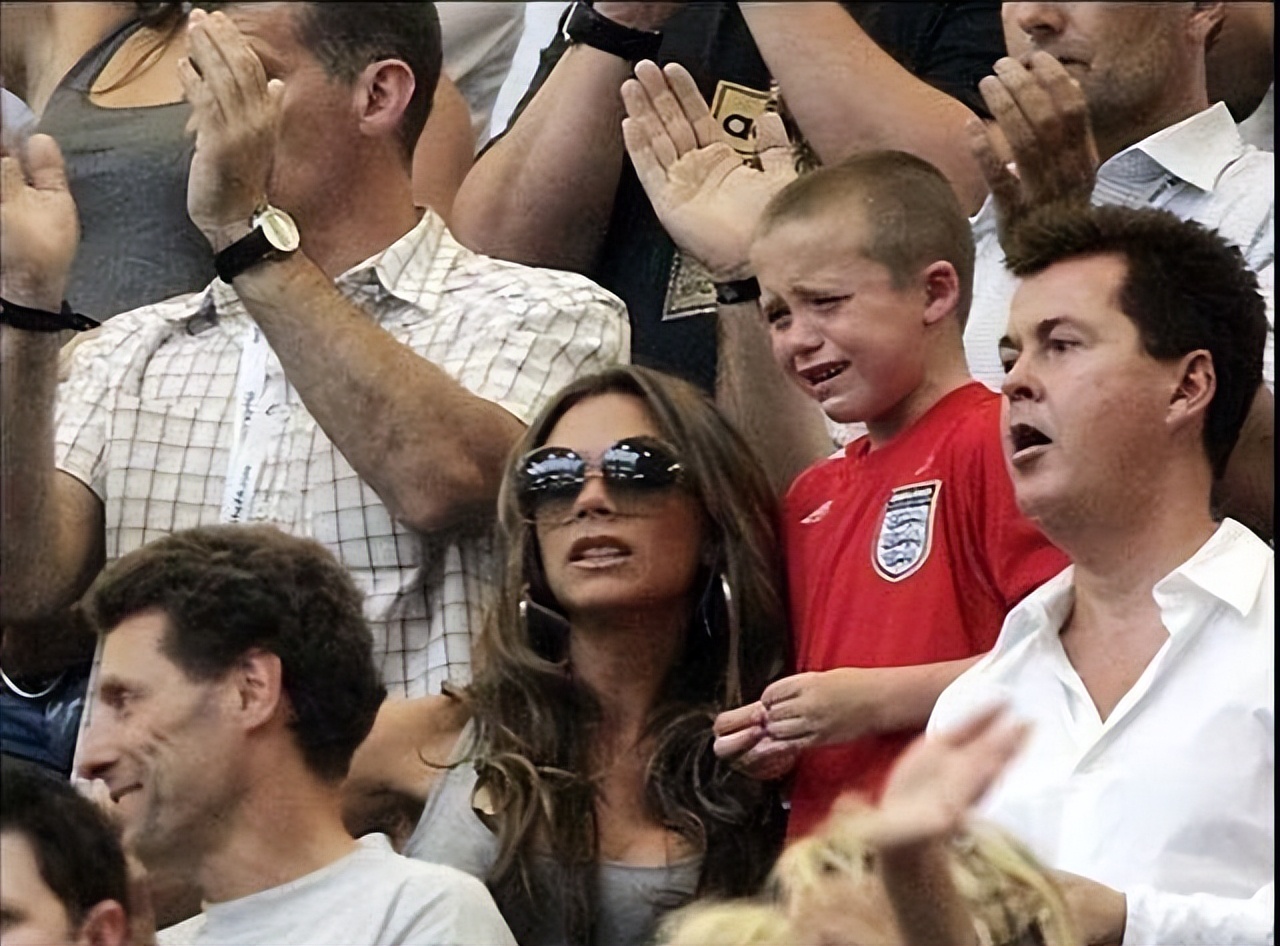 贝克汉姆德国世界杯（2006年，维多利亚带7岁布鲁克林观战世界杯，看到爸爸输了好伤心）