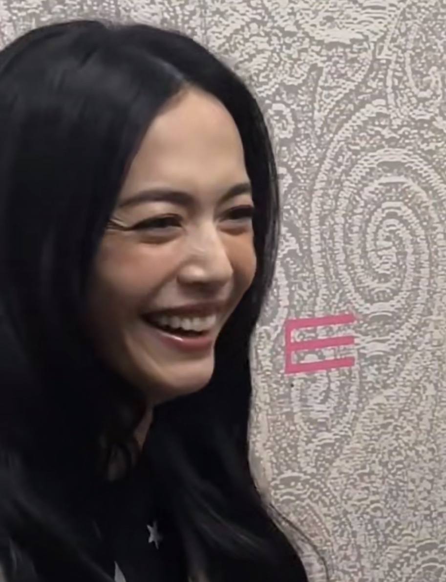 远离格格巫下巴、发面馒头脸，优雅老去才是中年女星最美的状态