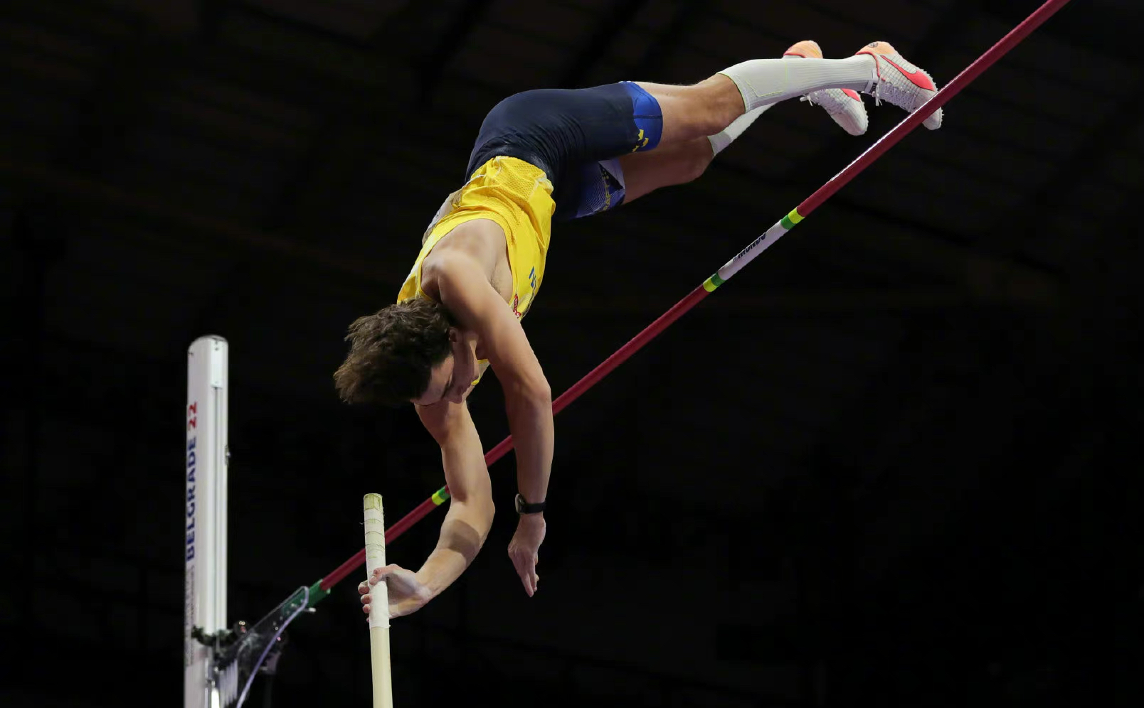 杜普兰迪斯再次打破撑竿跳高世界纪录,加冕历史第一人)