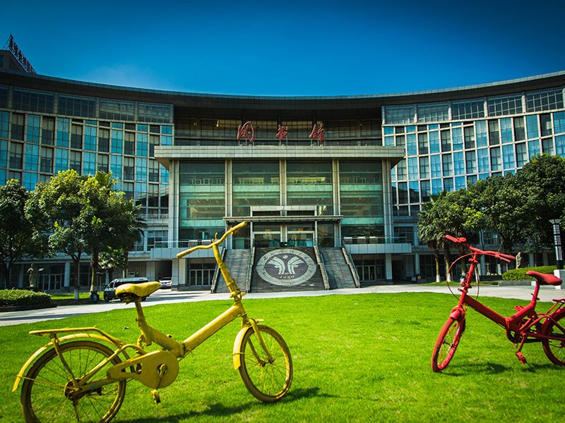 协助警方破获假烟案，案值上亿！重庆这5位学霸全员上岸名校，来自同一大学！