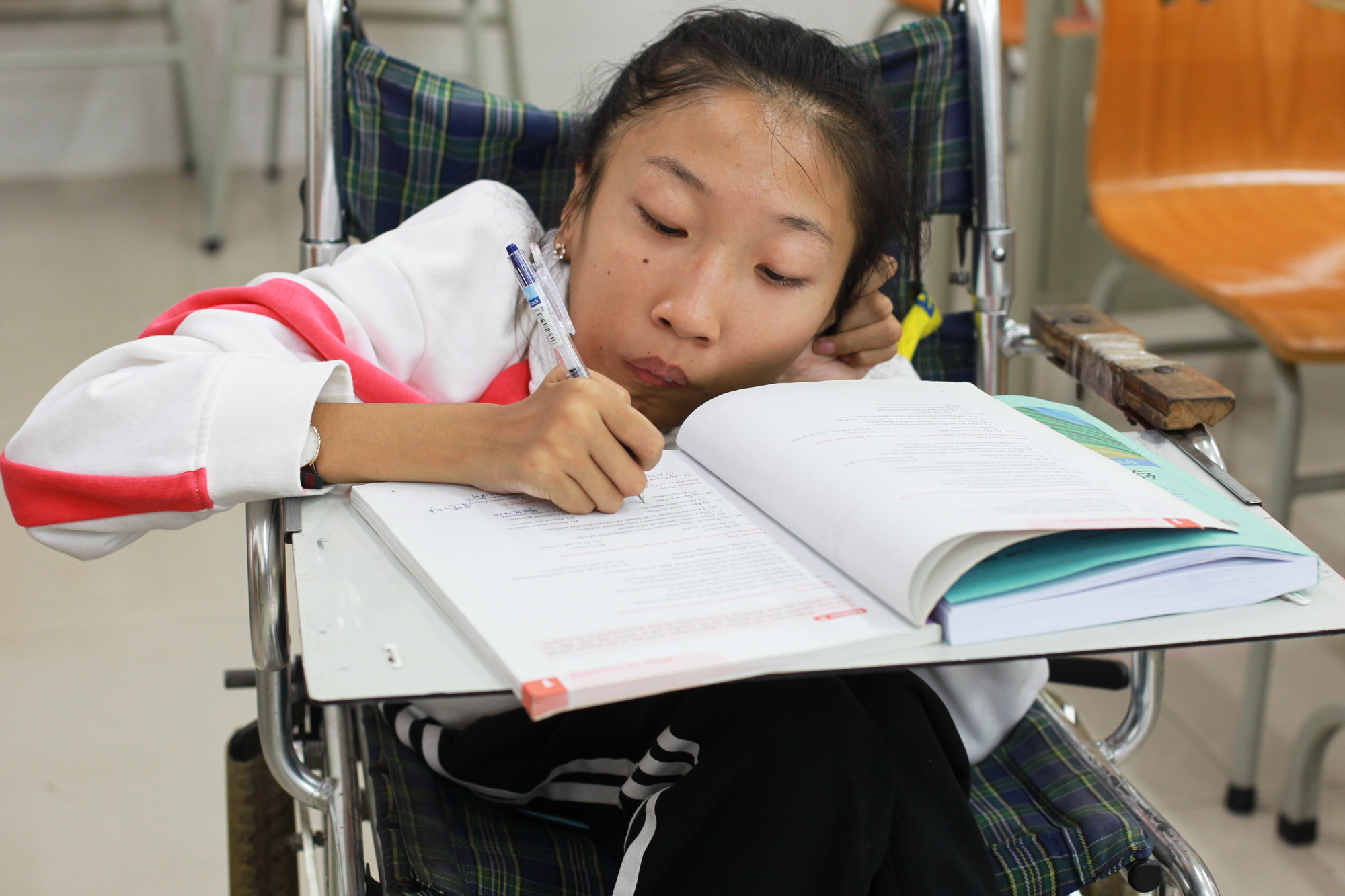 轮椅姑娘徐瑞阳，医生诊断“最多活到4岁”，高考607分进名校