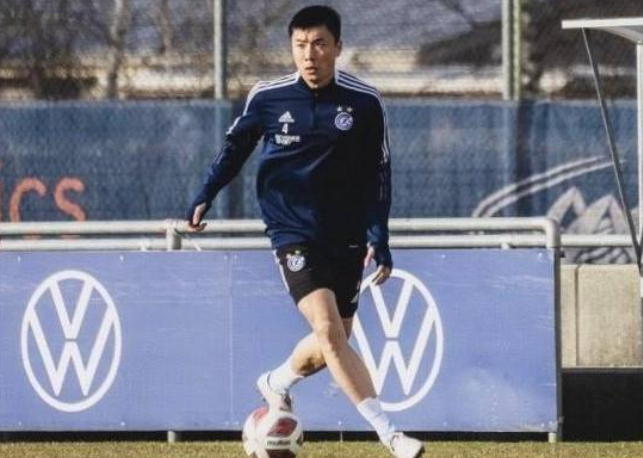 2021年欧冠八强名单（体育要闻｜欧冠八强对阵揭晓 意大利公布大名单）