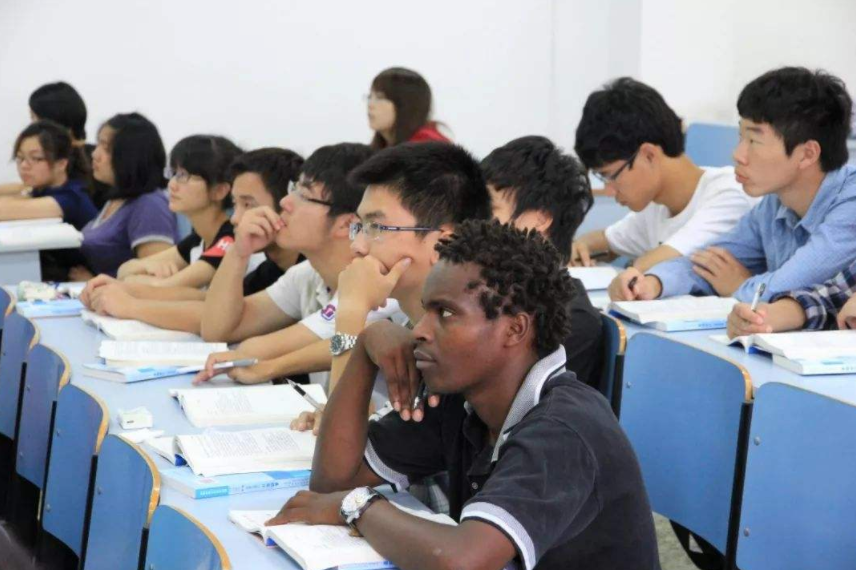 被学生吐槽的3大专业，会计学“痛并快乐”，中医专业“扎心”了