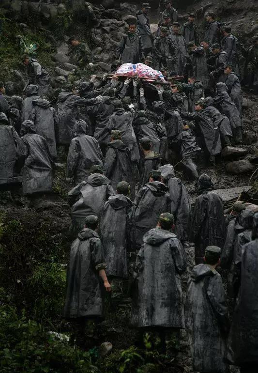 那年，赵本山压力大在春晚后台落泪，苏炳添刚满19，谁不怀念2008