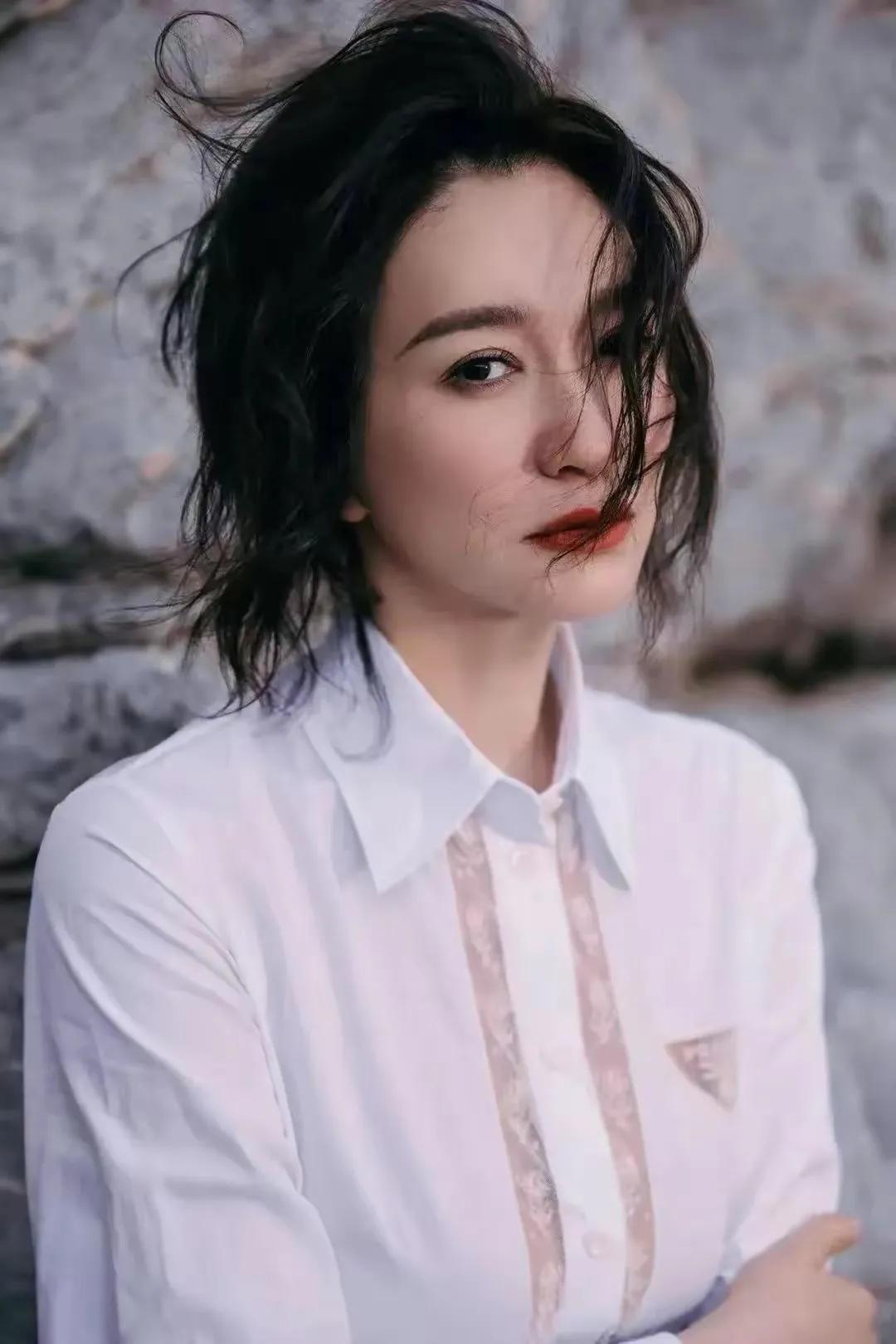 张天爱、杨幂杂志大片，清纯唯美，炫彩多姿