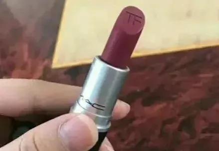 女朋友感动哭了的礼物（情人节创意礼物给女朋友）