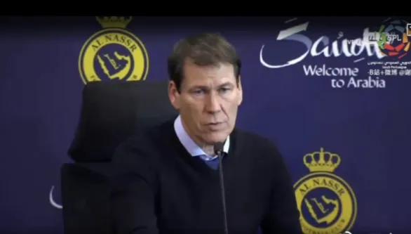 7号足球明星图片（c罗续写7号传奇：身价足坛第一位 ，亮相仪式封帝，尝试新的挑战）