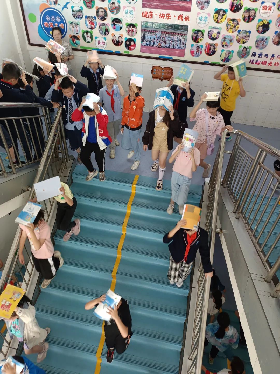 加强防震疏散演练 共建平安校园｜白沙小学举行防震疏散演练活动