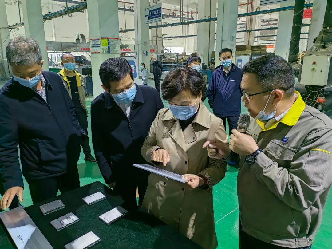 南阳市人大常委会专题调研（卧龙）座谈会召开