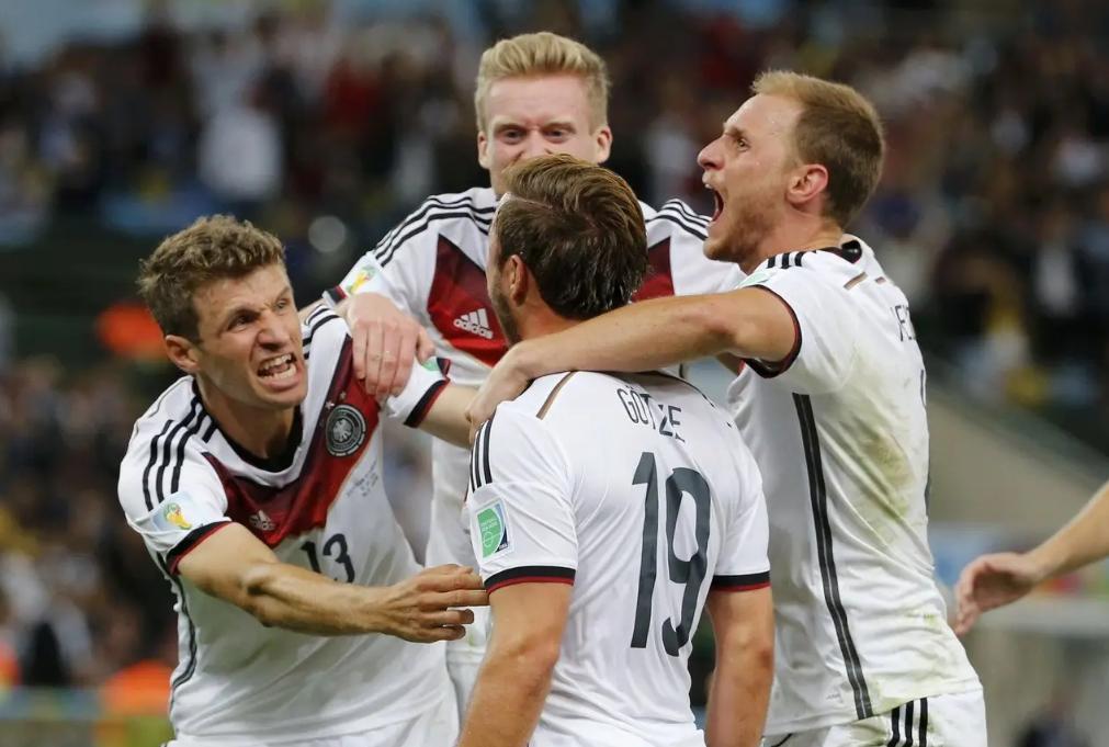 2022年世界杯还没办完吗(卡塔尔世界杯引热议！遭抵制、抗议，超70%球迷支持德国“退赛”)