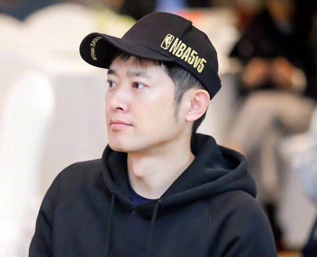 至今不娶妻的8位内地大龄男星,有人情史复杂,有人感情成谜!