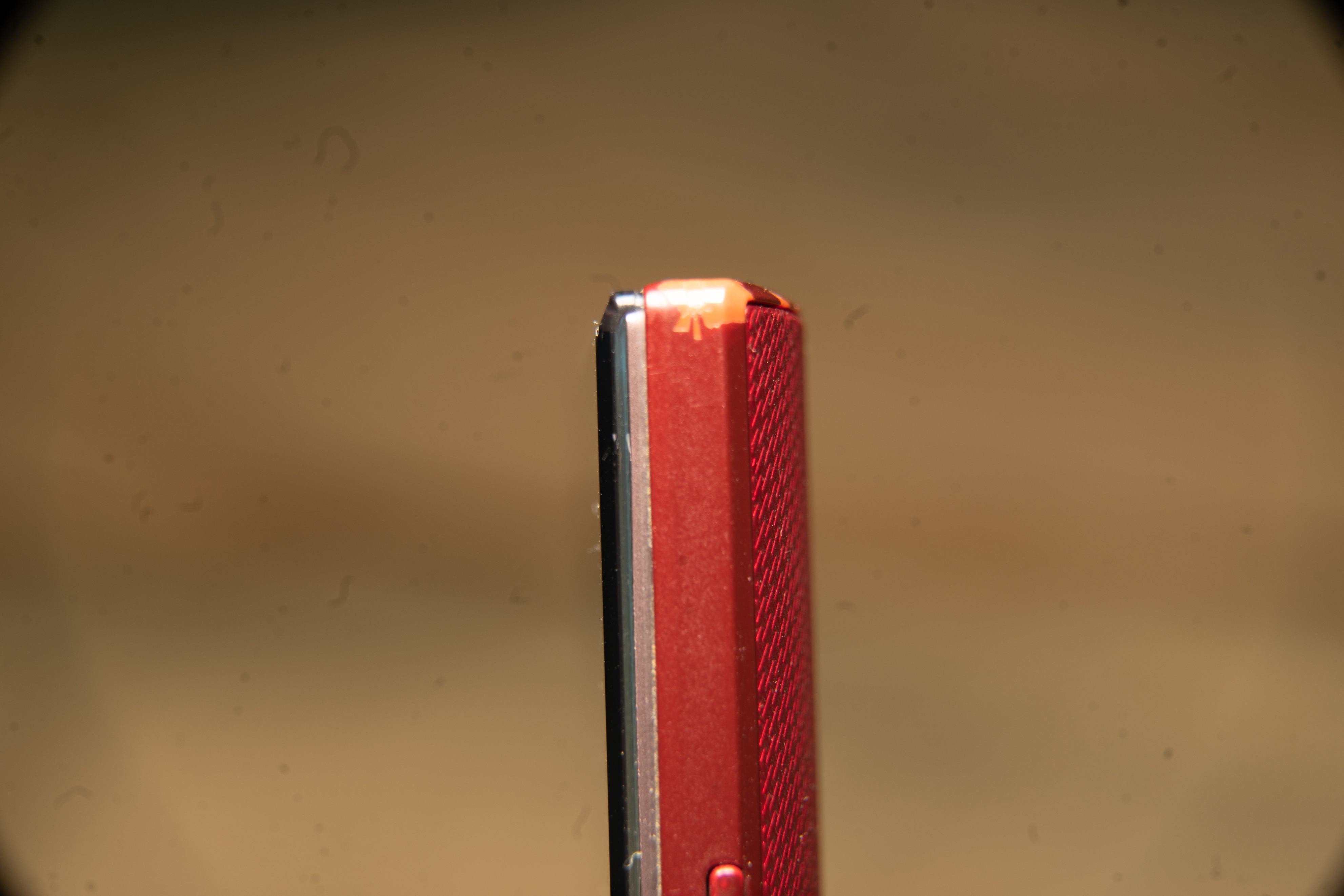 全面屏鼻祖-夏普402sh(外观与屏幕)