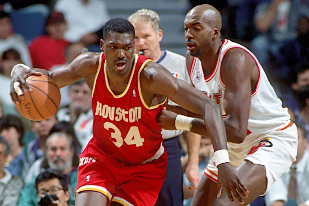 nba中锋榜单（谁是NBA历史第一中锋？美媒公布前20名单：魔兽第15，奥尼尔仅第4）
