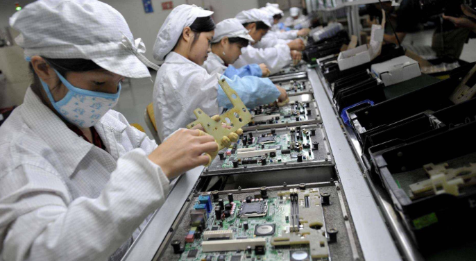 从中国搬迁到越南，直接带走整条生产线，苹果此举有何深意？