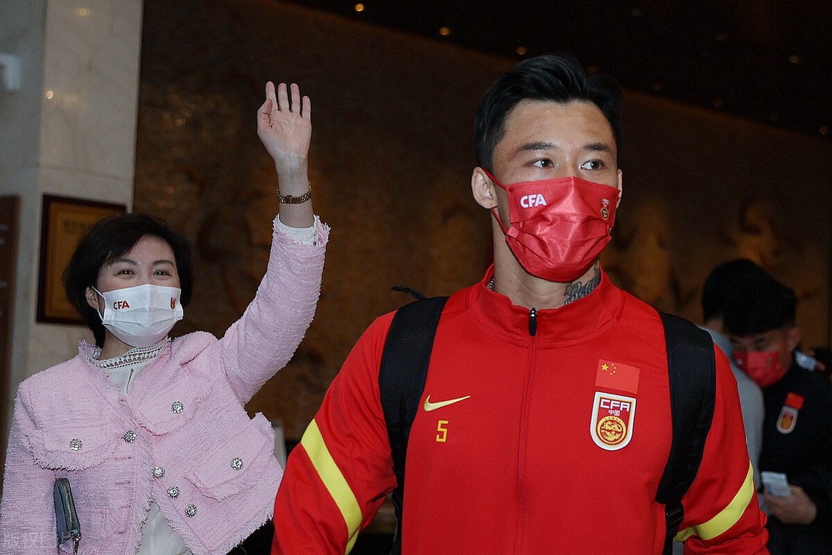 全员就地解散（国足2月24日就地解散！3月3日海口再集结，归化是否回归尚不确定）