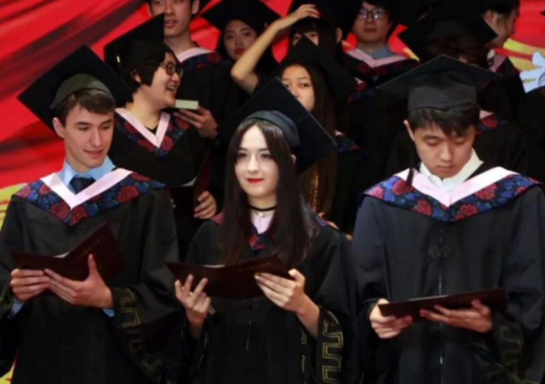外国留学生上北大学费多少钱？“50万”这个数让人意外，还挺贵