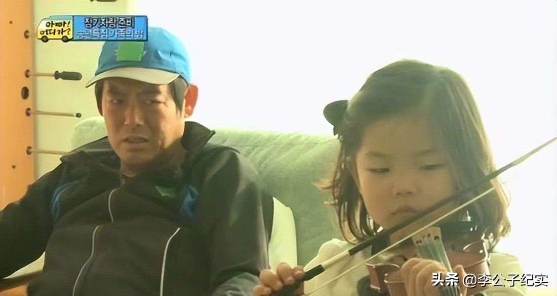 现实版德善父女：堪称搞笑界的泥石流，去美国博物馆竟被永久拉黑