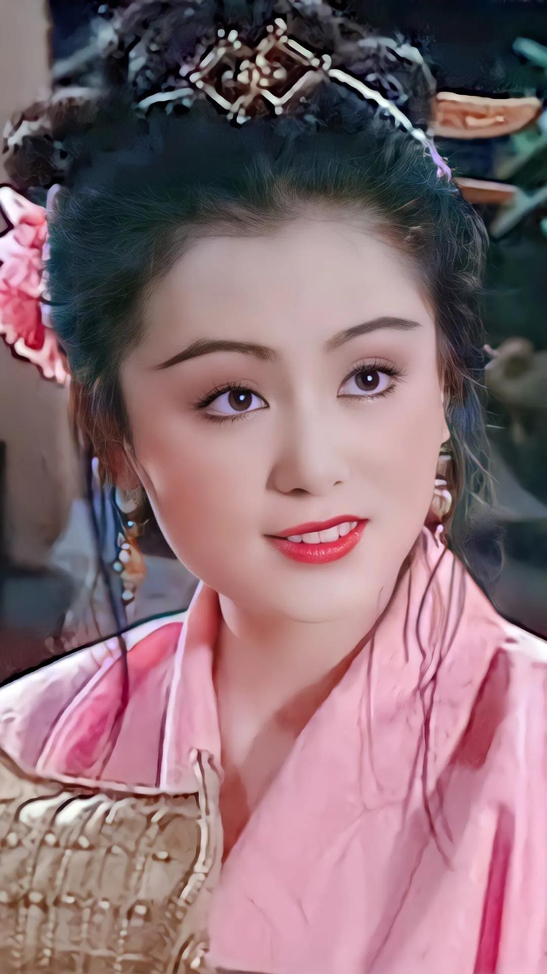 陈红的貂蝉美若仙女，仿佛从画中走出来一样