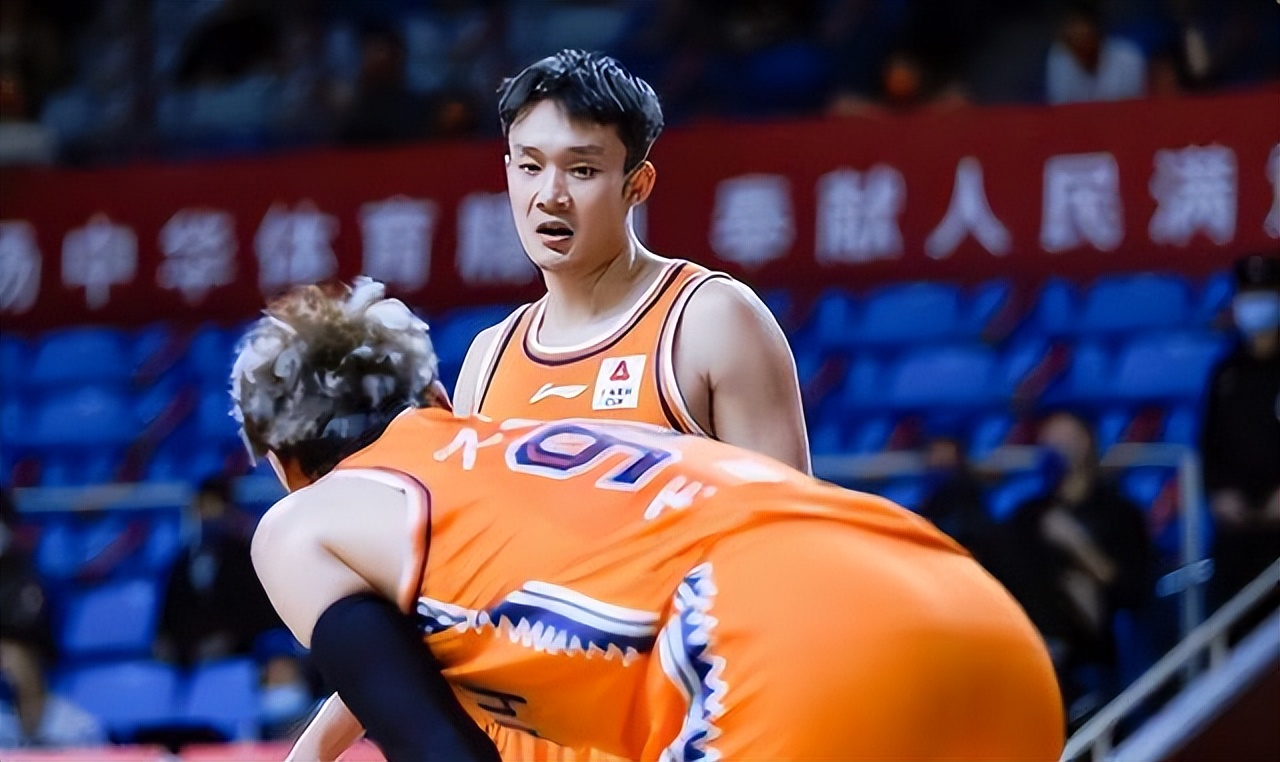 丁彦雨航十佳球(得到李春江的信任!首秀就打了31分12秒!