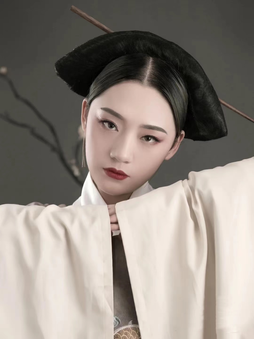 "丹凤眼"和"狐狸眼"的区别,不是大小不同,看三点就明白