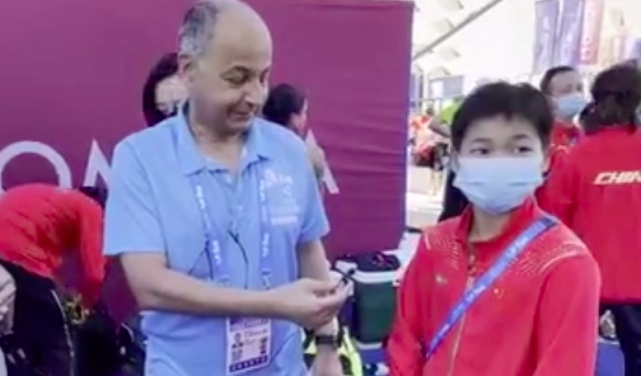 全红婵新突破，何威仪点出她两大进步，国际泳联人民日报点名表扬