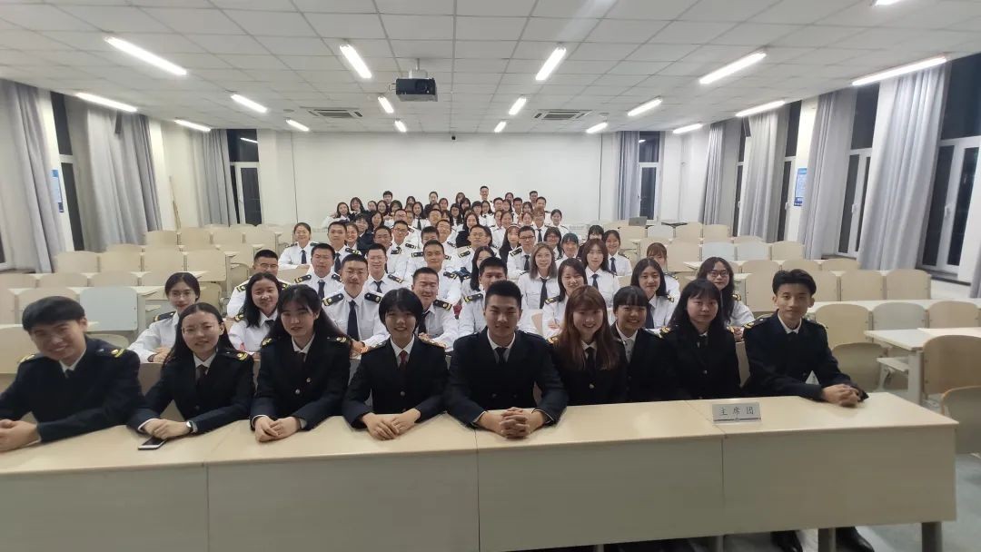 超飒女教官！她连续3年专业第一，50余门课超90分，5所顶尖名校“抢着要”！