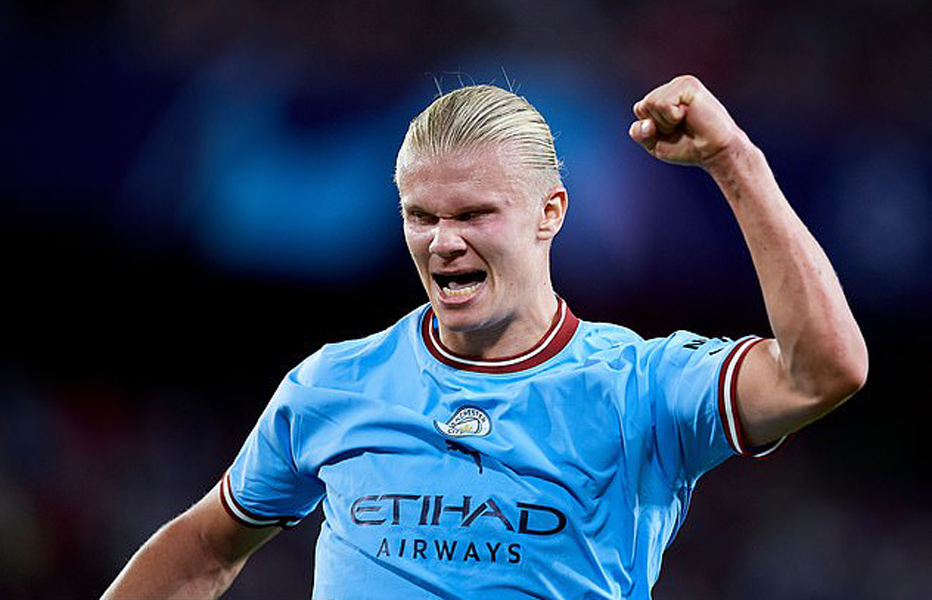 曼联女球迷(曼联球迷偶遇哈兰德,当面宣称对方加盟曼城是错误!