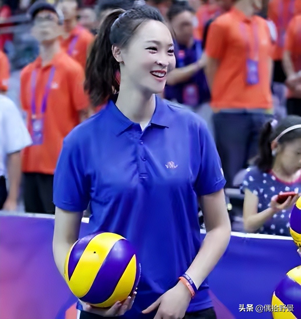 里约奥运会后,中国女排的一批功勋球员比如惠若琪,魏秋月,闫妮,张常宁