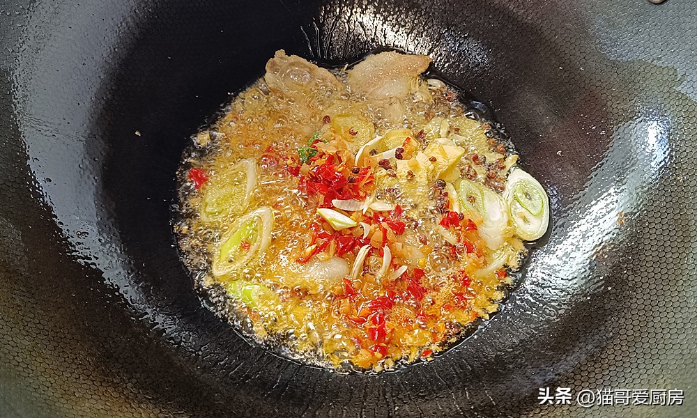 图片[7]-【豆腐烧草鱼】做法步骤图 麻辣鲜香的味道和滑嫩爽口-起舞食谱网