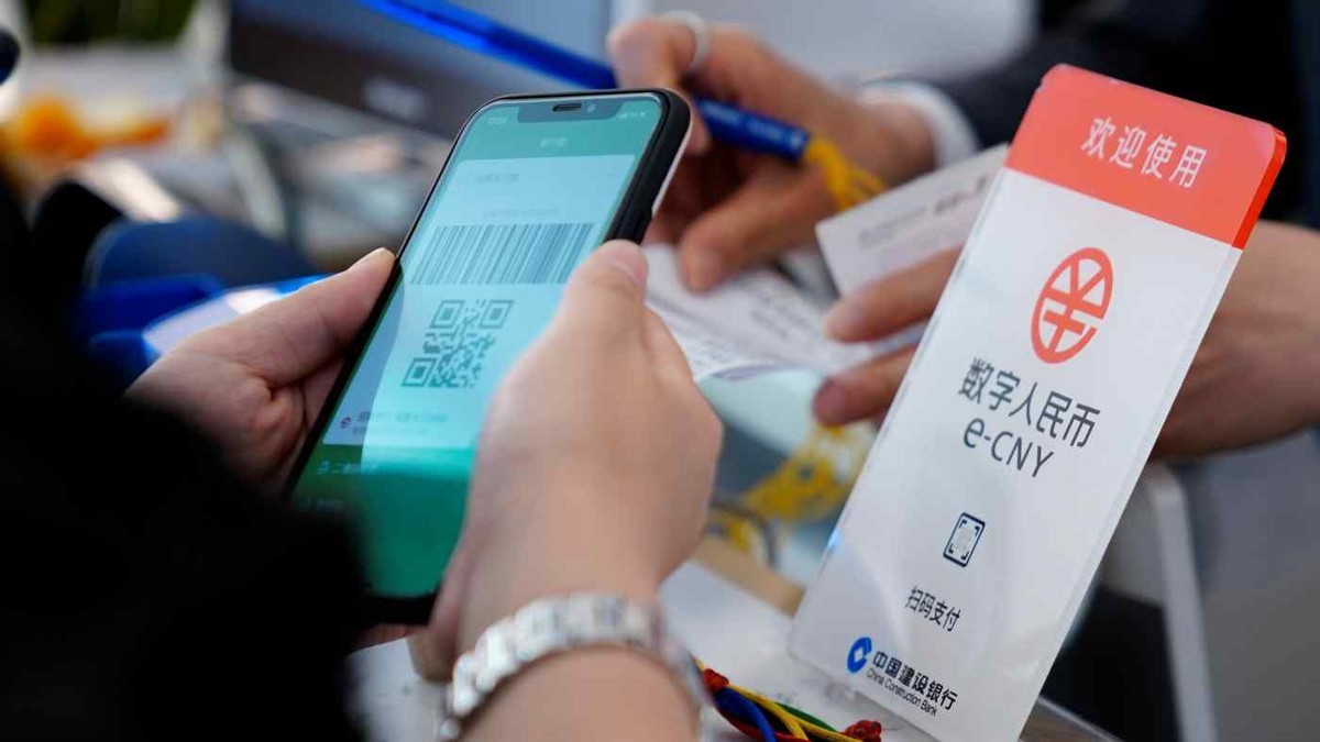 西方制裁,让人民币国际化获意外突破,交易量超过欧元,直逼美元