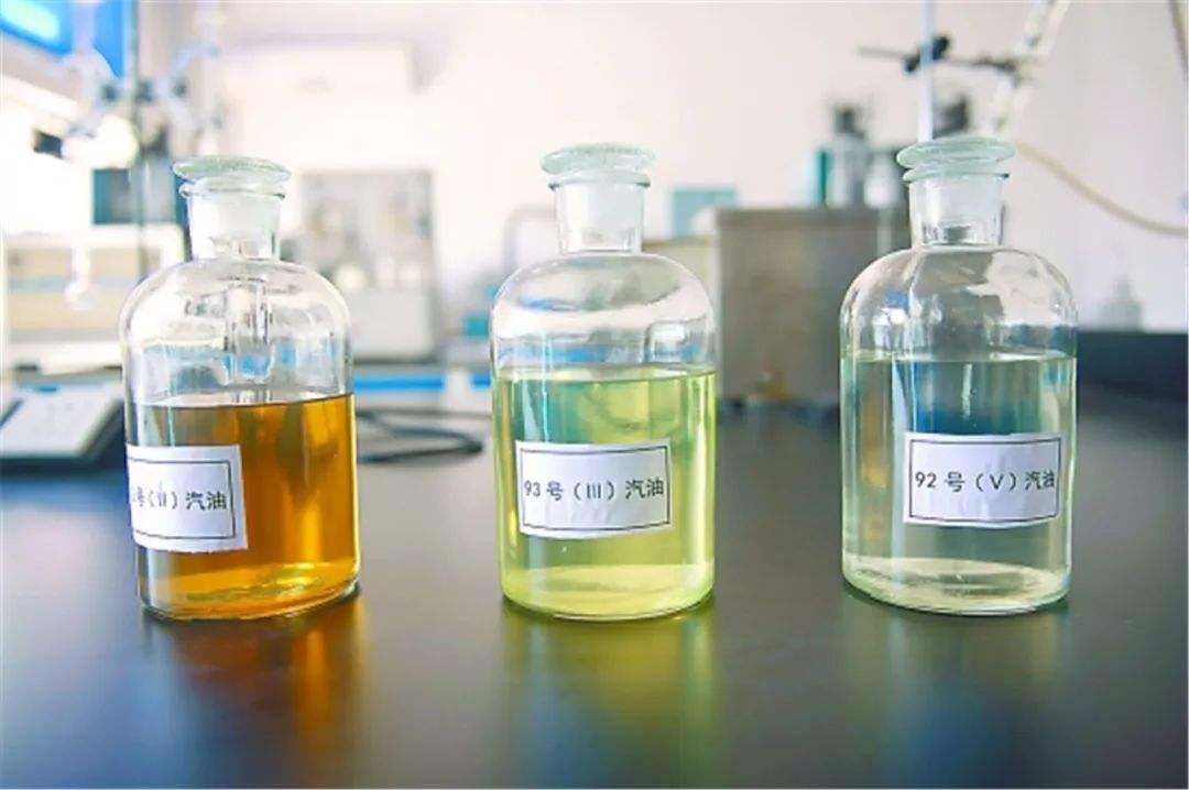 大连“五七空难”：103名乘客和9名机组人员全部遇难，无一人生还