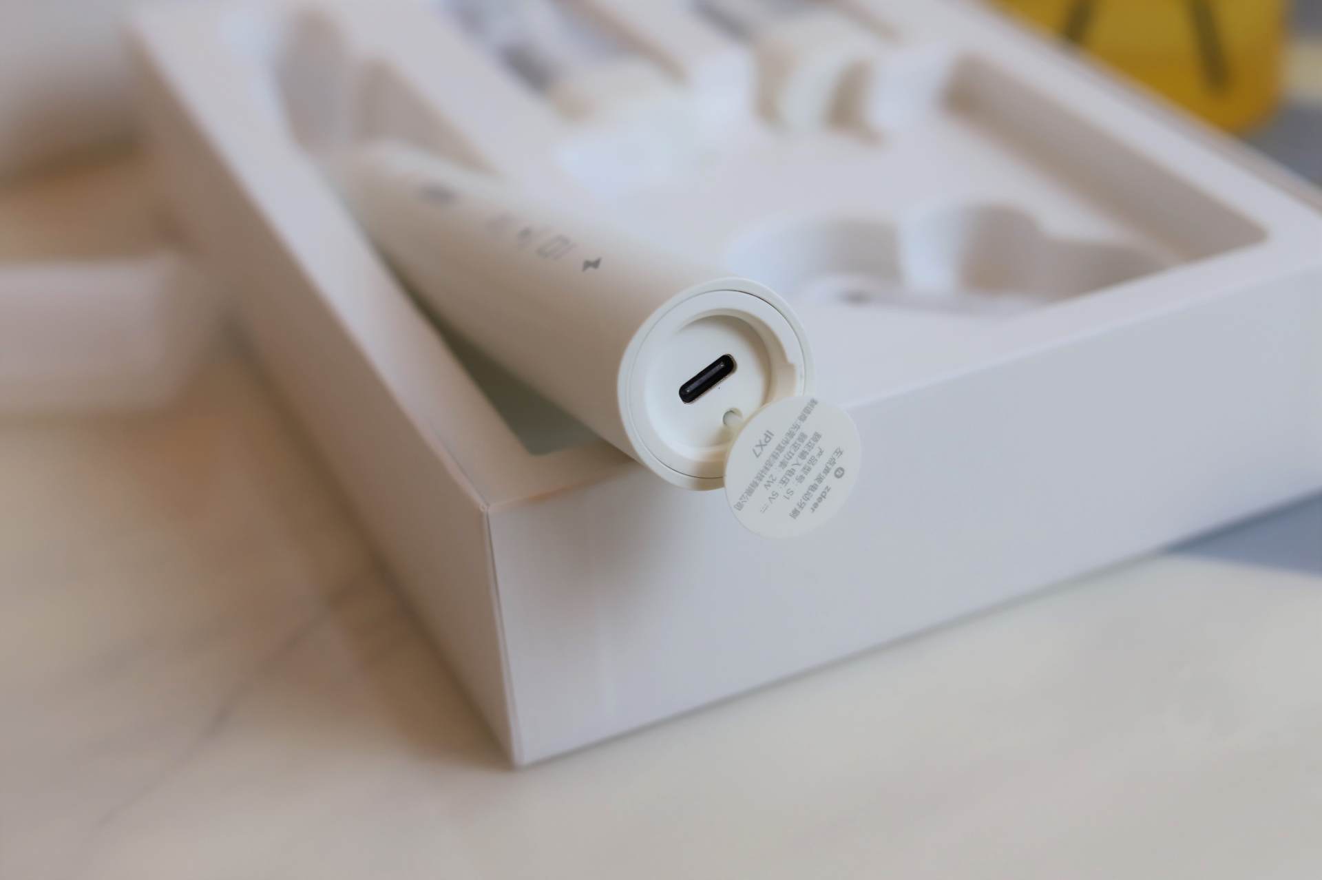 左点电动牙刷使用体验：去掉多余模式，电动牙刷就该这么简单