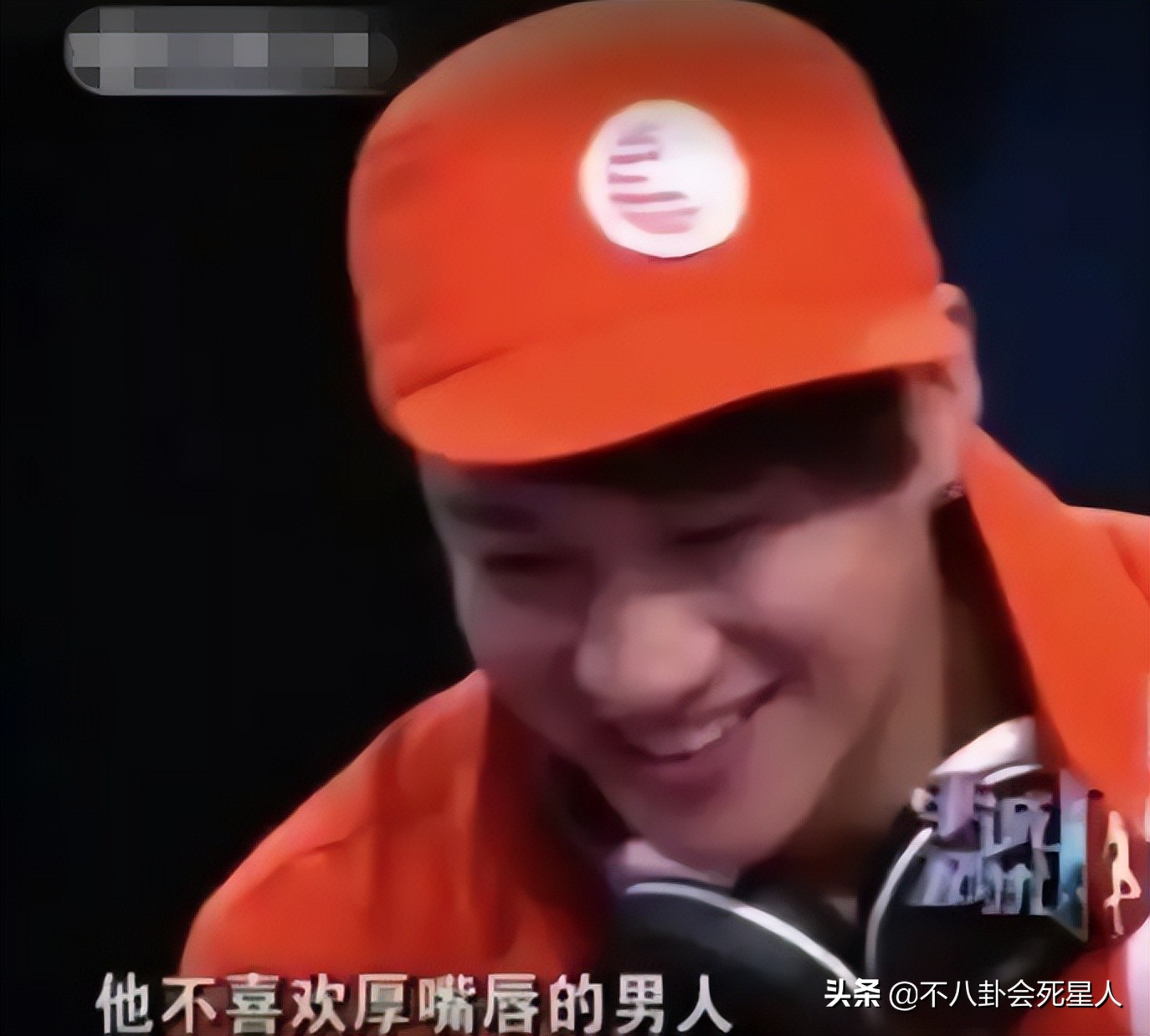 厚嘴唇、大鼻孔、长方脸，这7位男星看似很帅，实则奇怪