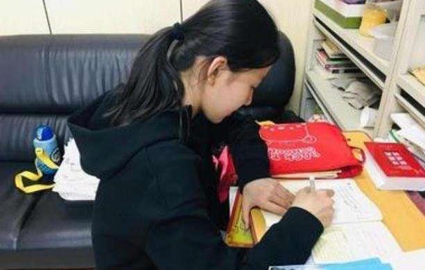 吉林初中生数学试卷走红，答案和题目丝毫不沾边，网友却纷纷点赞