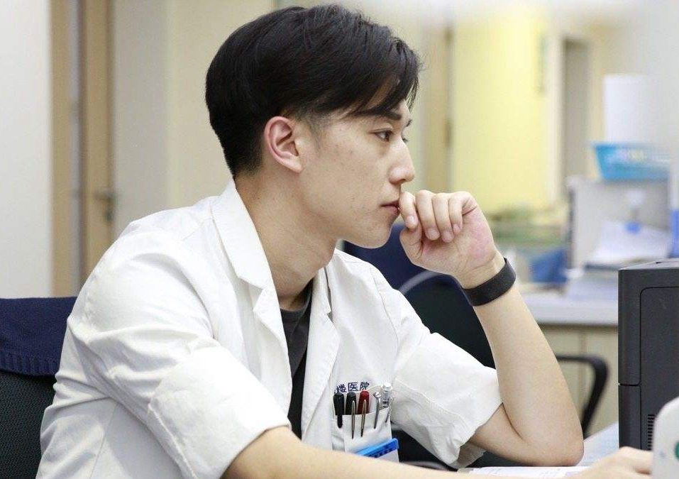 医学院“金字塔”排名出炉，榜首地位不可撼动，华西医惨遭滑铁卢