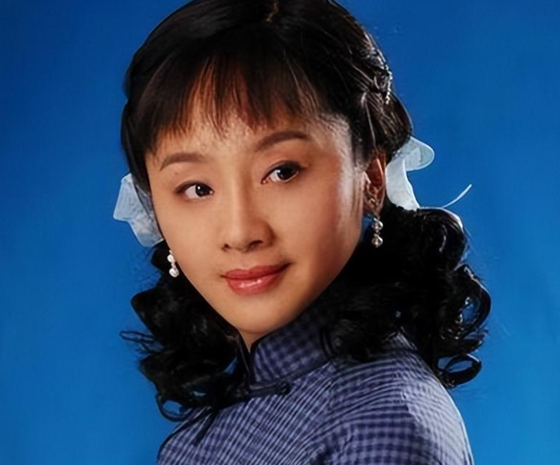 演员唐静:与王新军离婚后,独自陪儿子长大,如今的选择令人泪目