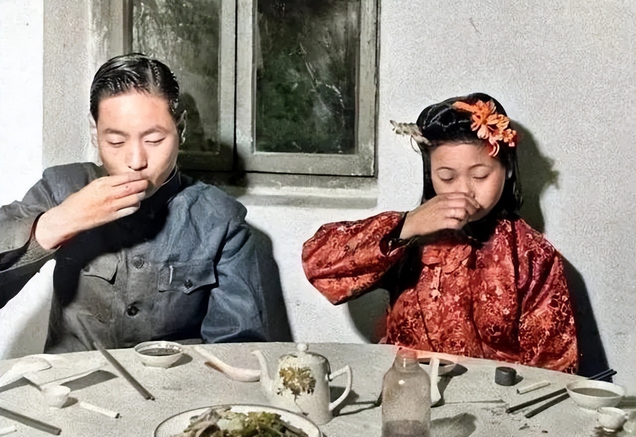 女生“上过大学”和“没上过大学”的区别，3张图告诉你，很现实